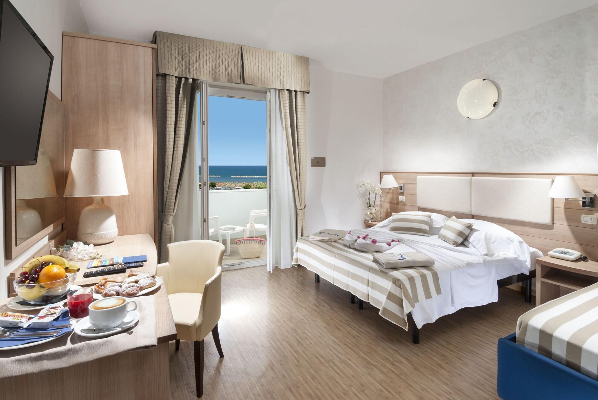 Hotel Losanna Gabicce Mare Buitenkant foto