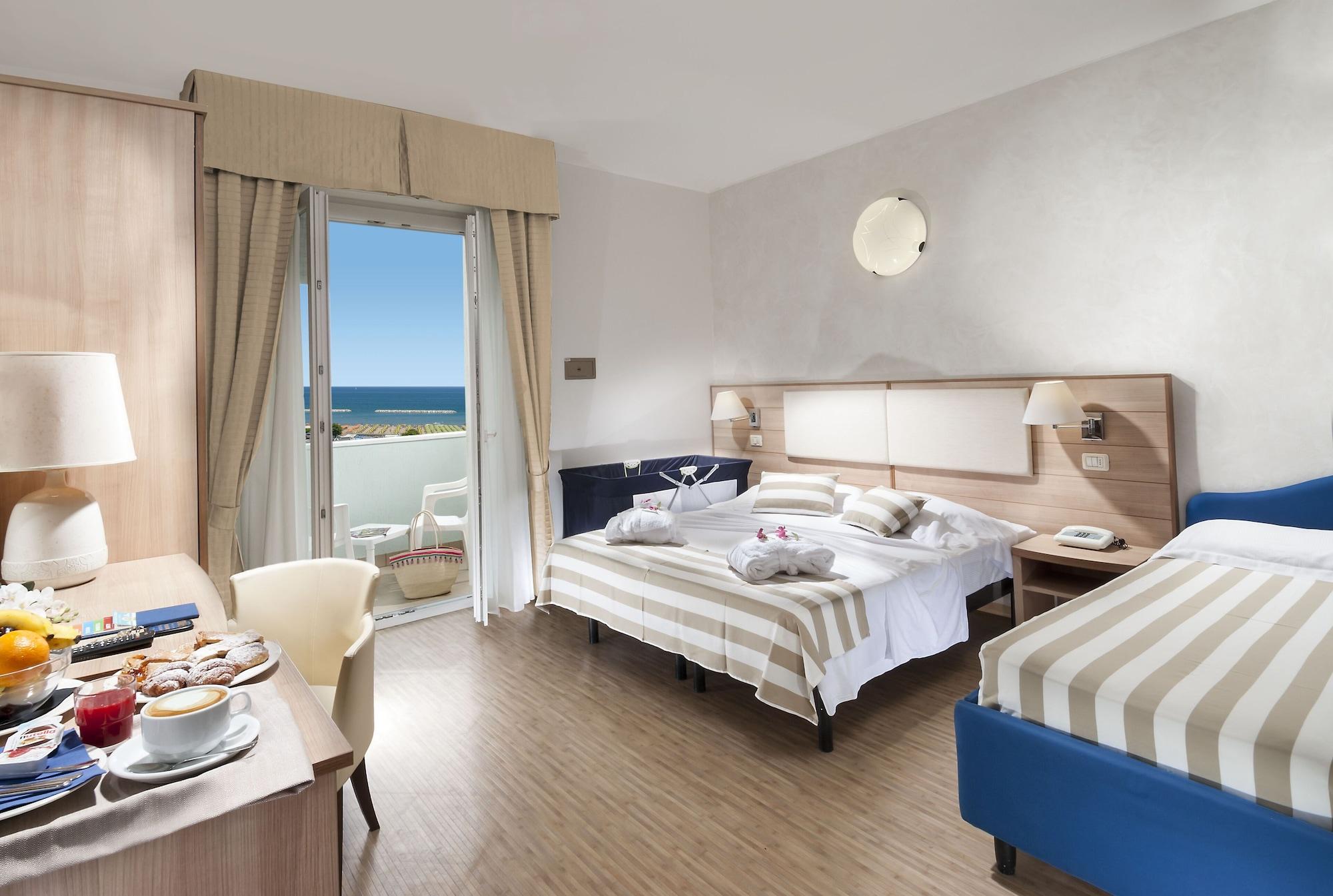Hotel Losanna Gabicce Mare Buitenkant foto