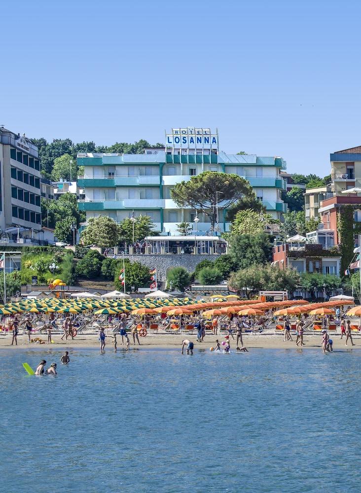Hotel Losanna Gabicce Mare Buitenkant foto