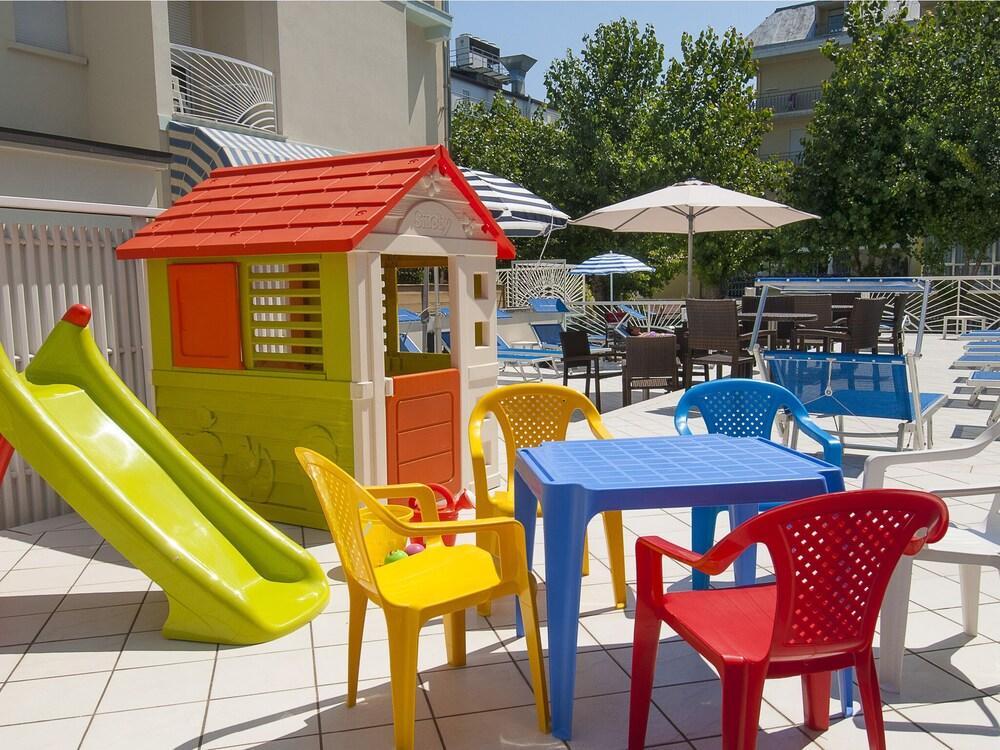 Hotel Losanna Gabicce Mare Buitenkant foto