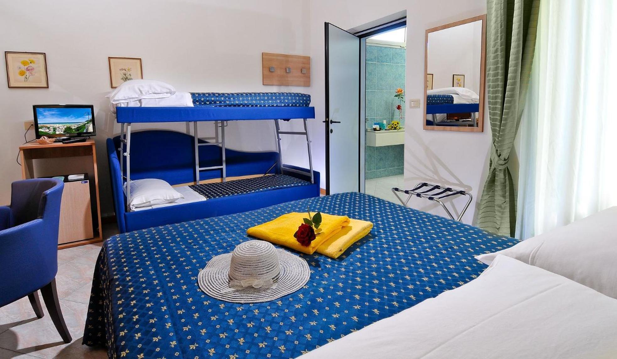 Hotel Losanna Gabicce Mare Buitenkant foto