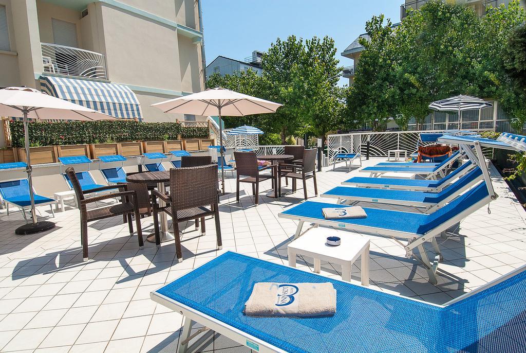 Hotel Losanna Gabicce Mare Buitenkant foto
