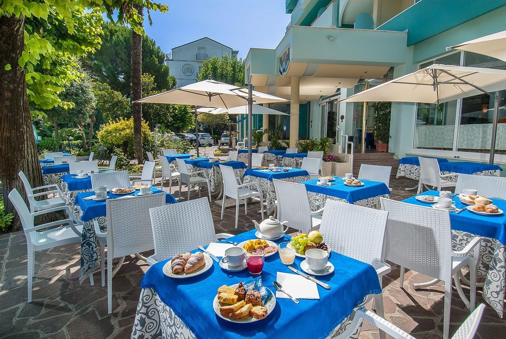 Hotel Losanna Gabicce Mare Buitenkant foto