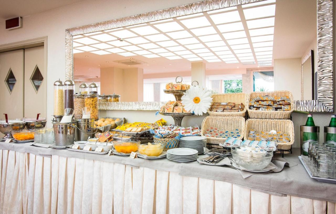 Hotel Losanna Gabicce Mare Buitenkant foto