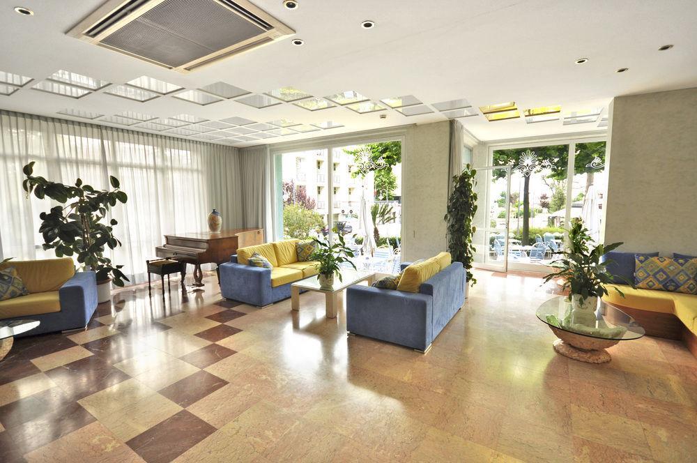 Hotel Losanna Gabicce Mare Buitenkant foto